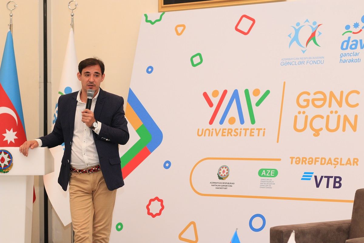 ВТБ (Азербайджан) поддержал проект «Летнего университета для молодых лидеров» (R) (ФОТО)