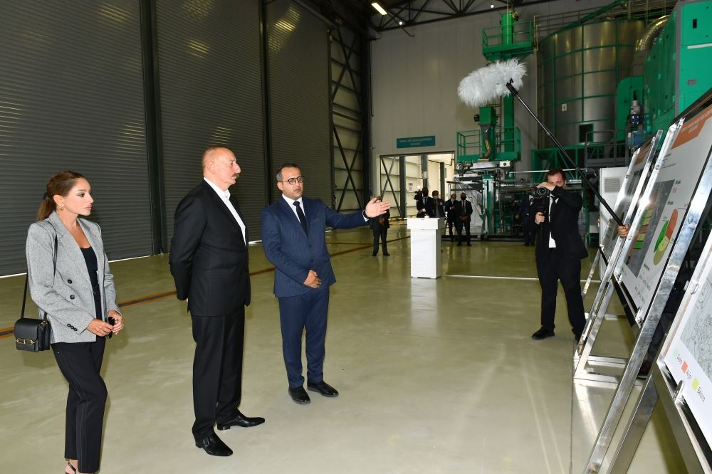 President Ilham Aliyev, First Lady Mehriban Aliyeva get acquainted with “Grand-Agro Invitro” LLC, participate in opening of “Azbadam” LLC processing factory (PHOTO/VIDEO)