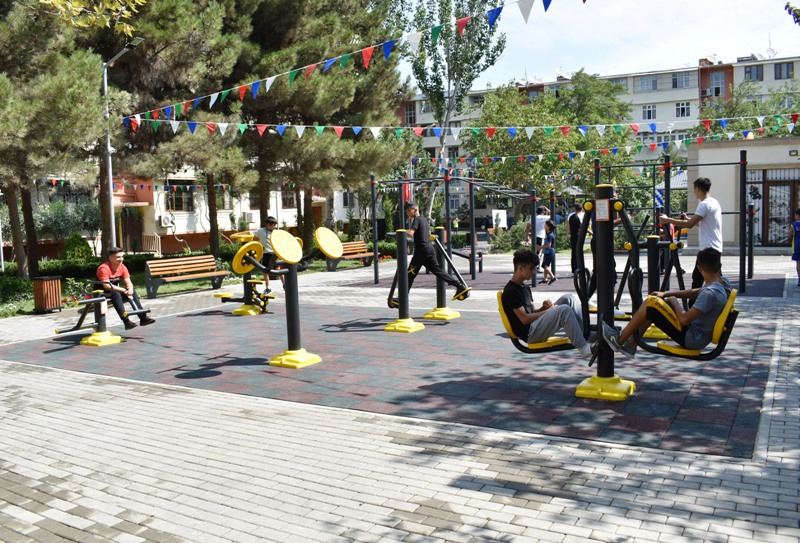 “Bizim həyət” layihəsi çərçivəsində Sabunçu rayonunda növbəti həyət abadlaşdırılıb (FOTO)