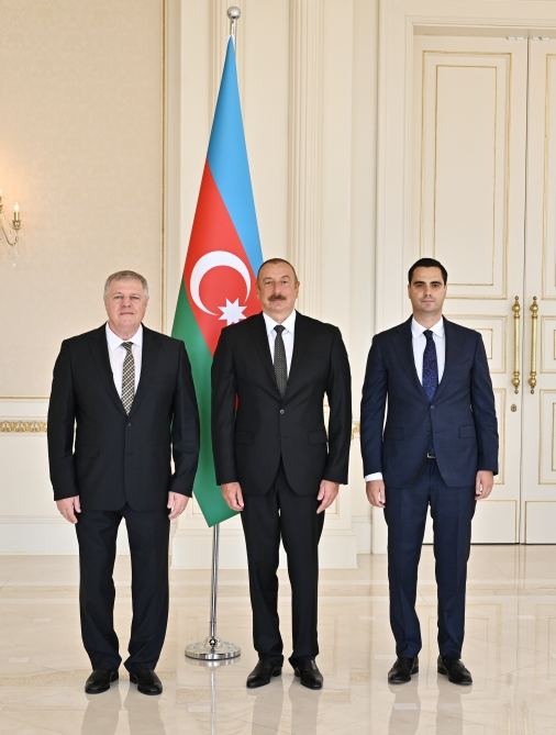 President Ilham Aliyev accepts credentials of incoming ambassador of Slovakia (PHOTO/VIDEO)