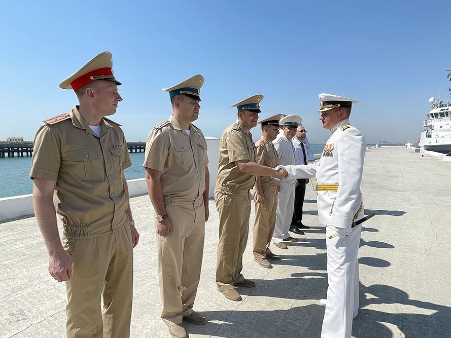 В акваторию Баку вошли корабли ВМФ России (ФОТО)