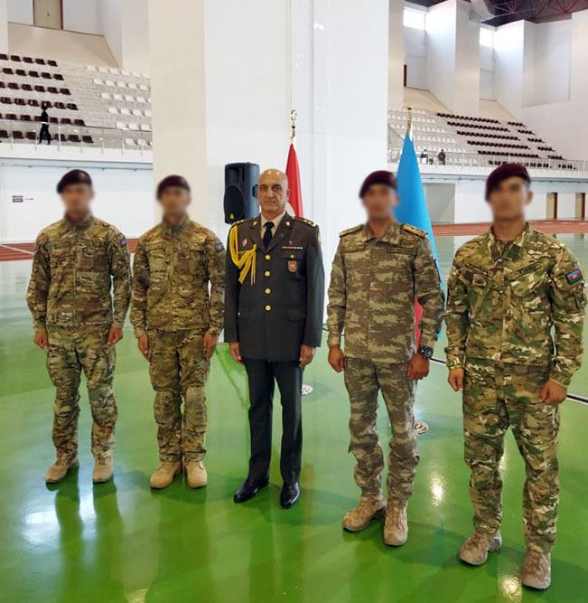 Азербайджанские военнослужащие успешно окончили курсы спецназа в Турции (ФОТО)