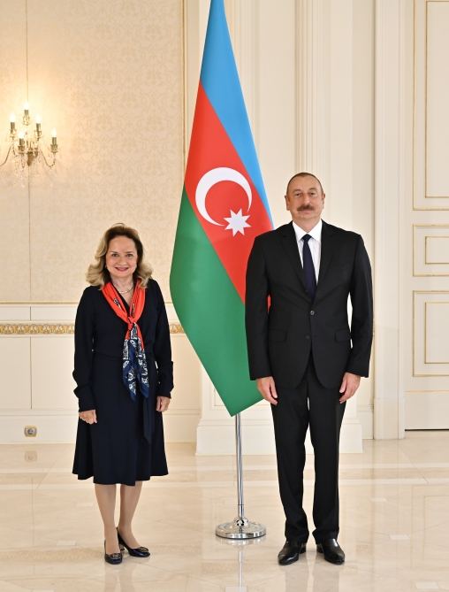 President Ilham Aliyev accepts credentials of incoming ambassador of Panama (PHOTO/VIDEO)