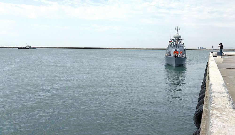 Iranian warships arrive in Baku