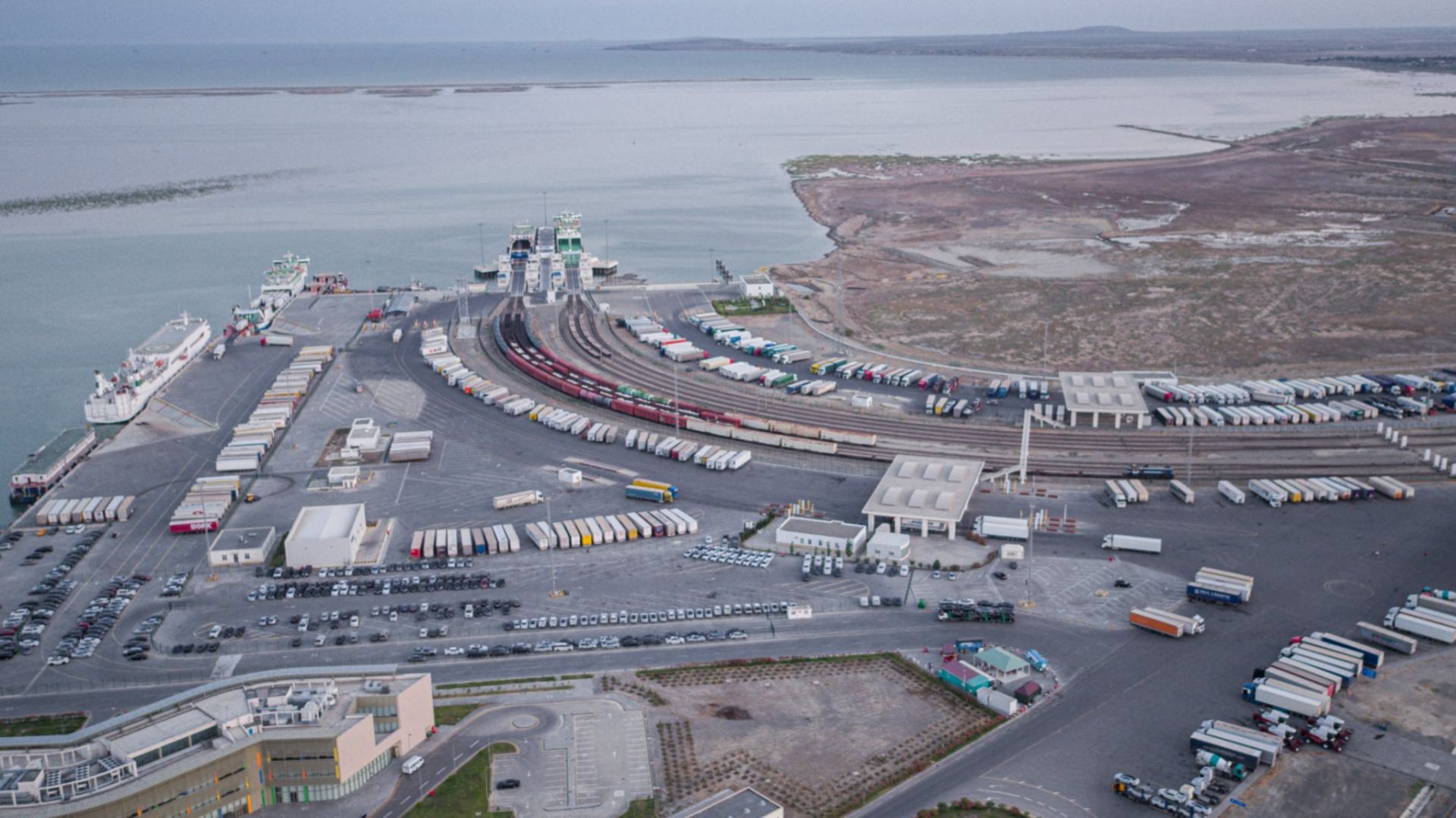 Бакинский порт увеличил перевалку сыпучих грузов