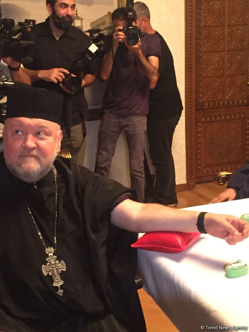 Religious leaders in Azerbaijan take part in blood-donating campaign (PHOTO)