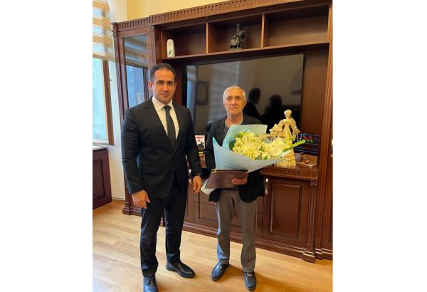 Первый замминистра культуры Азербайджана встретился со всемирно известным исполнителем мугама Алимом Гасымовым