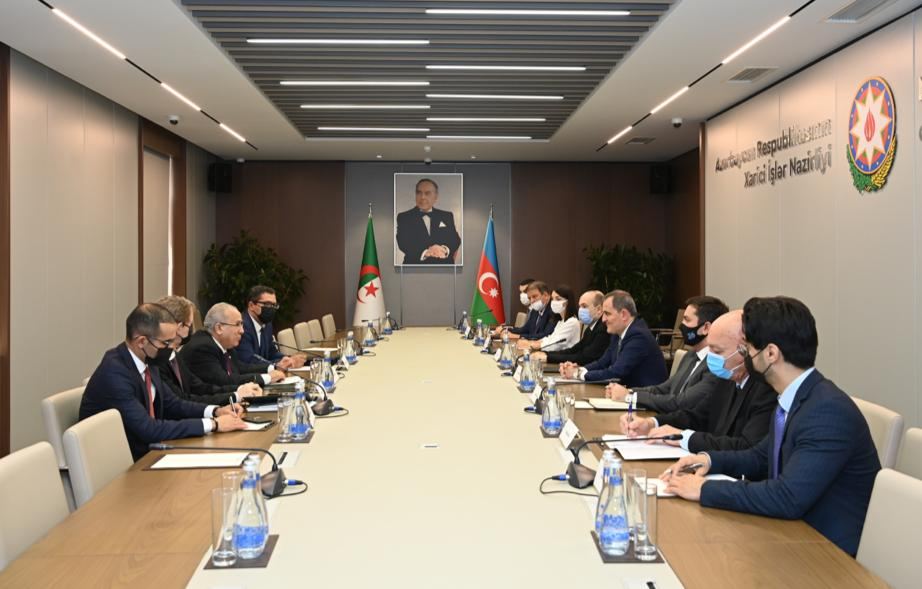 Состоялась встреча глав МИД Азербайджана и Алжира (ФОТО)