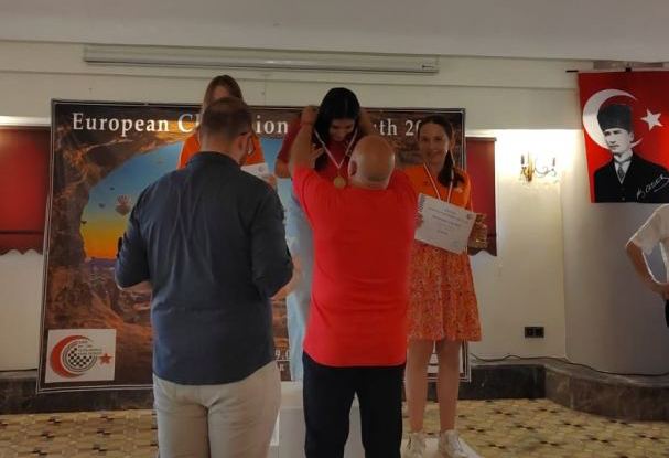 Azərbaycanlı idmançı dama üzrə Avropa çempionatda birinci yer tutub (FOTO/VİDEO)