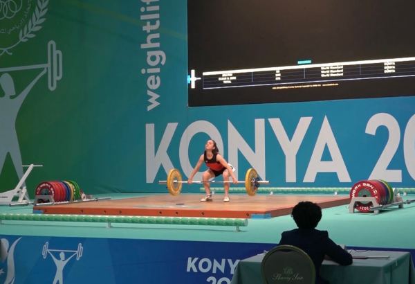 Azerbaijani weightlifter grabs bronze at V Islamic Solidarity Games (PHOTO)