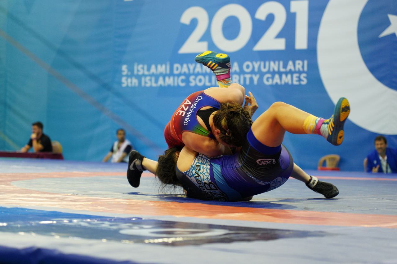 Азербайджанские борцы вышли в финал соревнований на V Играх исламской солидарности