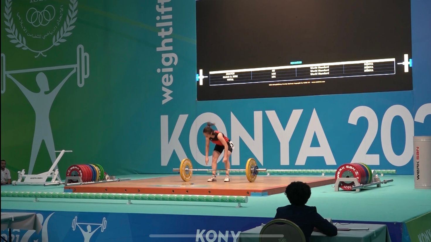 Азербайджанская спортсменка завоевала бронзовую медаль Исламиады (ФОТО)