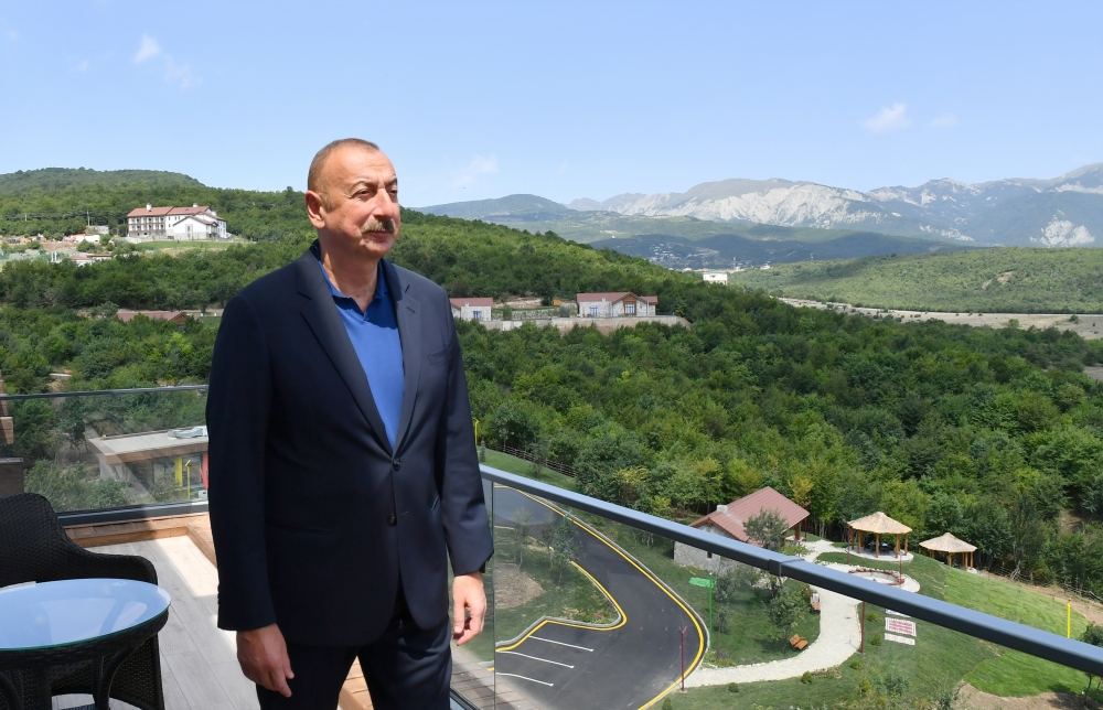 Prezident İlham Əliyev və Birinci xanım Mehriban Əliyeva İsmayıllıda “Basqal Resort & Spa” otelinin açılışında iştirak ediblər (YENİLƏNİB) (FOTO/VİDEO)