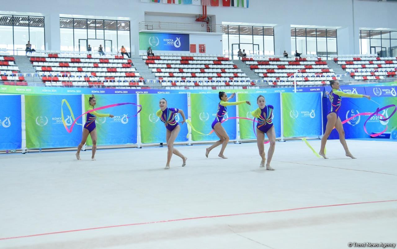 İslamiada: Azərbaycanın bədii gimnastika üzrə qrup komandası üç lent və iki topla proqramda qızıl medal qazanıb (FOTO)