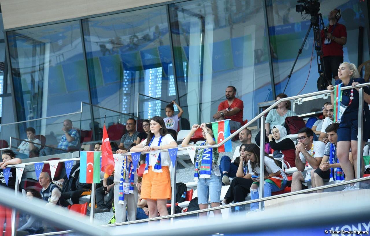 Исламиада: Групповая команда Азербайджана по художественной гимнастике завоевала "золото" в программе с тремя лентами и двумя мячами (ФОТО)
