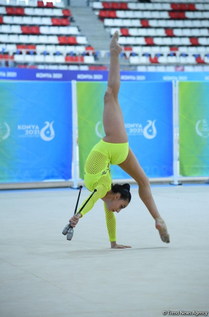 Зохра Агамирова завоевала золотую медаль в упражнении с булавами (ФОТО)