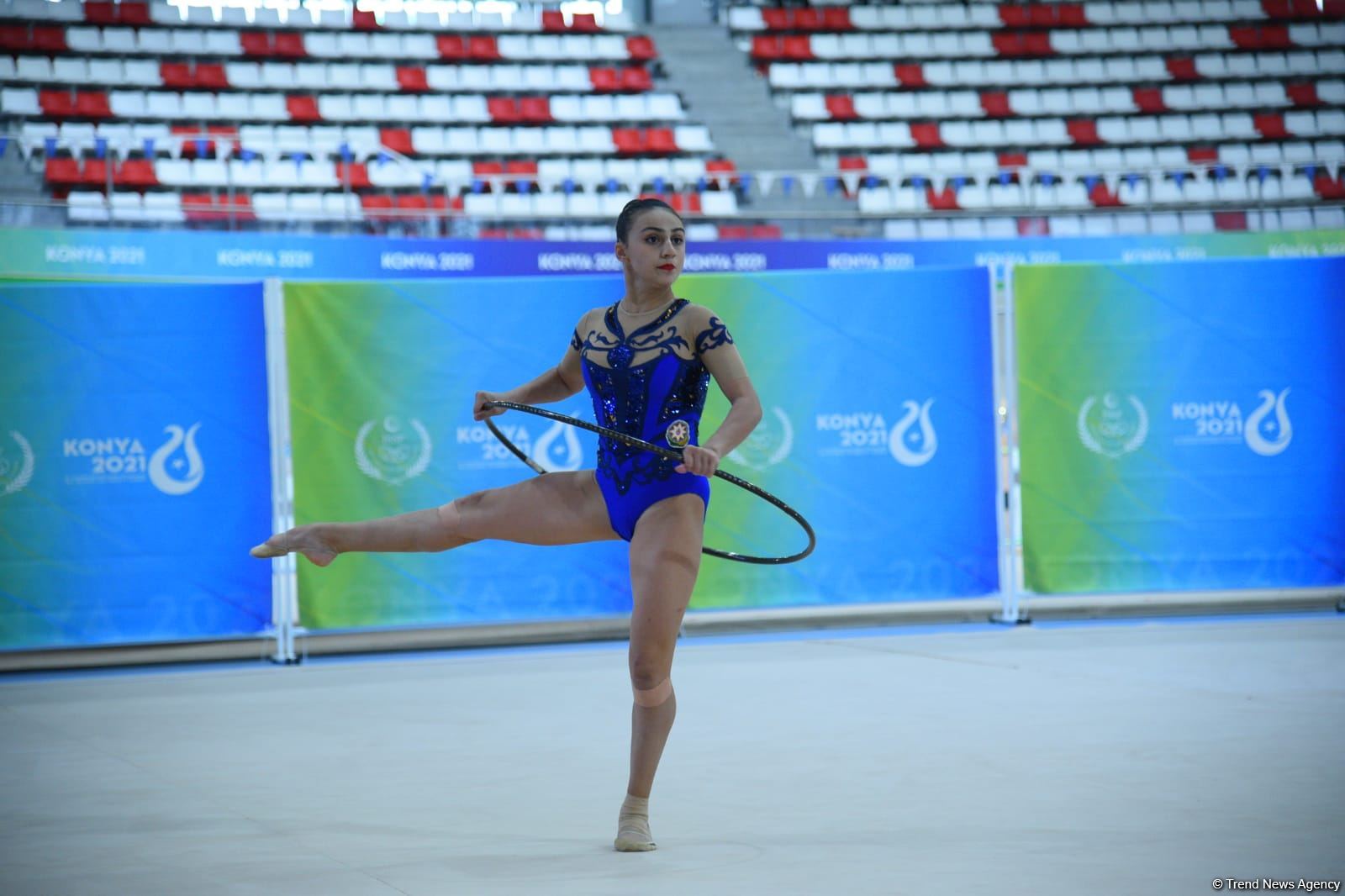 Azərbaycan gimnastı Zöhrə Ağamirova halqa ilə hərəkətlərdə gümüş medal qazanıb (FOTO)