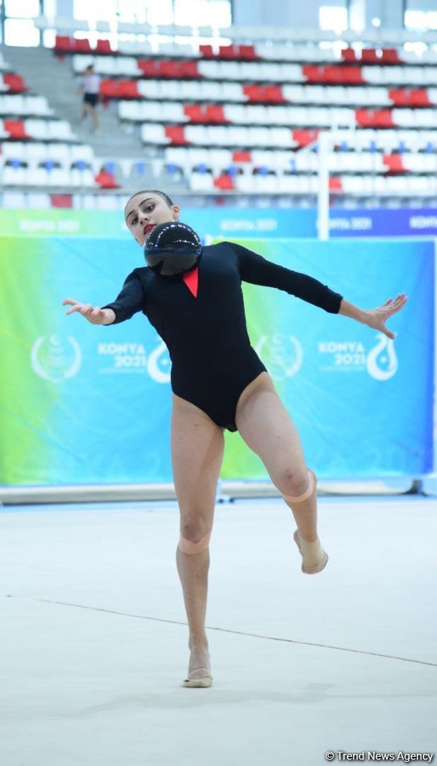 Зохра Агамирова завоевала "бронзу" в упражнении с мячом (ФОТО)