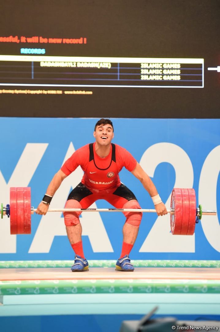 Azerbaijani weightlifter wins silver medal at V Islamic Solidarity Games (PHOTO)