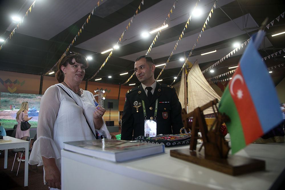 Beynəlxalq Ordu Oyunlarında Azərbaycan pavilyonuna maraq böyükdür (FOTO)