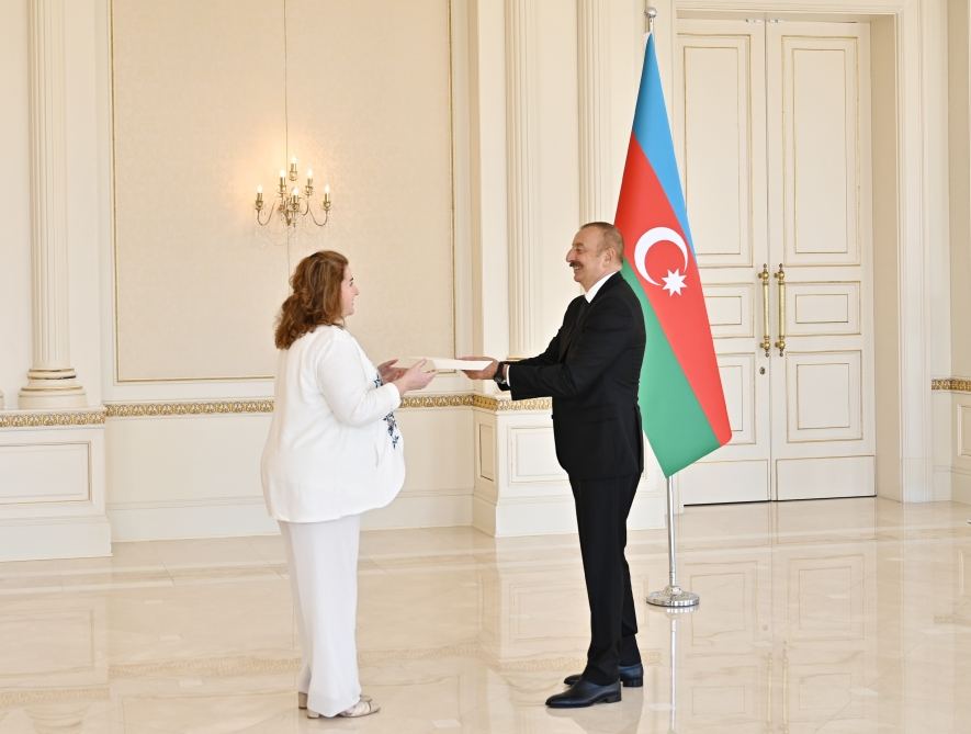 Президент Ильхам Алиев принял верительные грамоты нового посла Аргентины в Азербайджане (ФОТО/ВИДЕО)