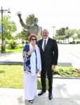 President Ilham Aliyev and First Lady Mehriban Aliyeva attend unveiling ceremony for monument to world-renowned singer Muslum Magomayev (PHOTO/VIDEO)