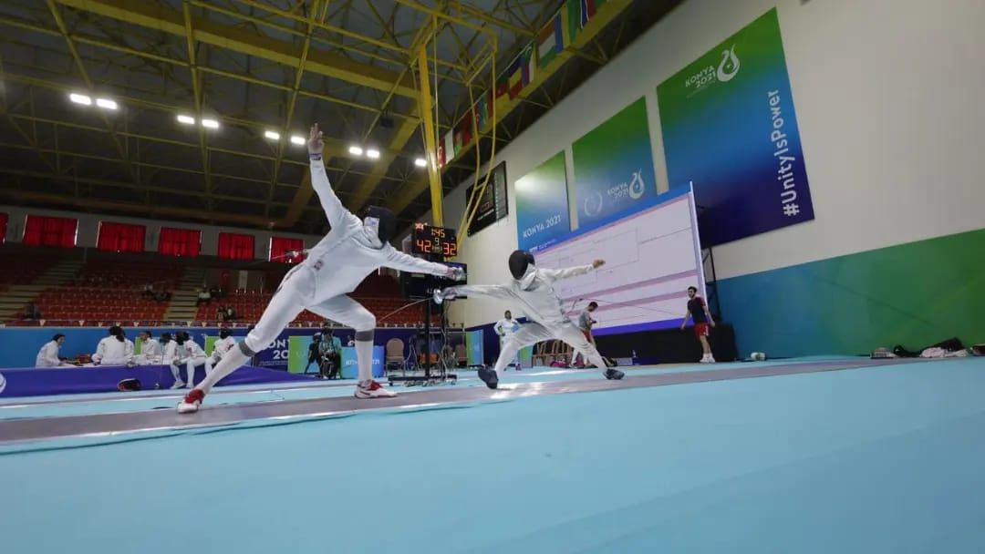 Азербайджанская команда по фехтованию на шпагах вышла в финал V Игр исламской солидарности (ФОТО)