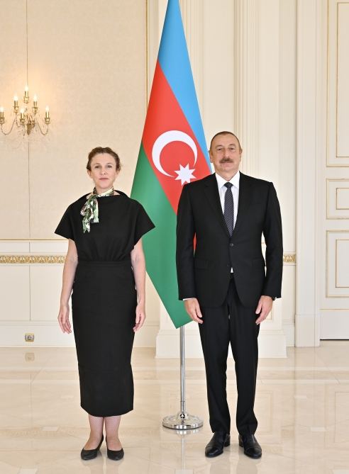 President Ilham Aliyev receives credentials of incoming ambassador of New Zealand (PHOTO/VIDEO)