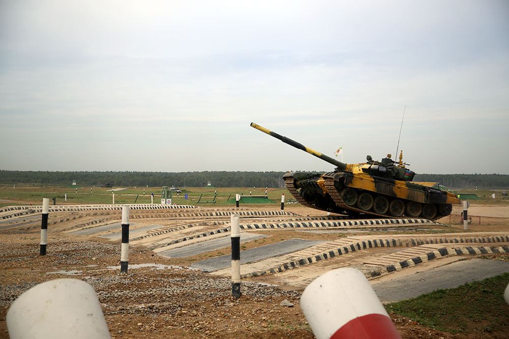 Hərbi qulluqçularımız “Tank biatlonu” müsabiqəsində yarımfinala yüksəliblər (FOTO)