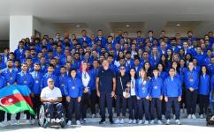 President Ilham Aliyev and First Lady Mehriban Aliyeva met with Azerbaijani athletes who succeeded in 5th Islamic Solidarity Games (PHOTO/VIDEO)
