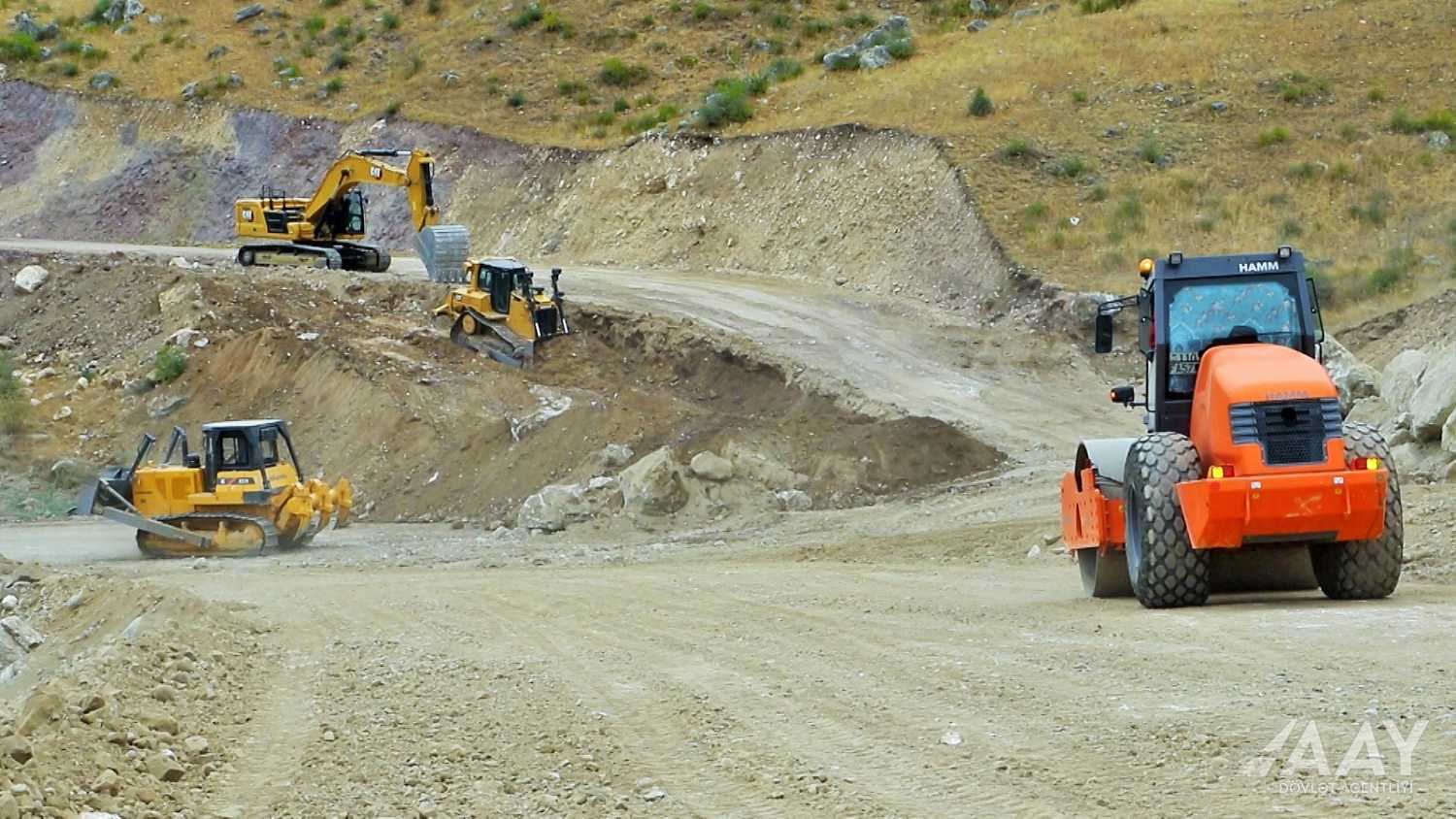 Large-scale construction of Gubadli - Eyvazli highway continues in Azerbaijan (PHOTO)