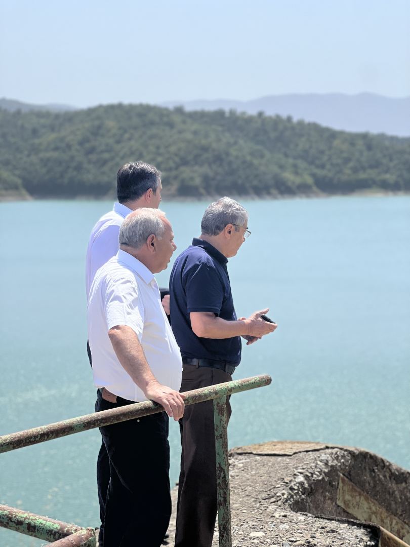 Azerbaijani experts inspect Sarsang reservoir in Karabakh economic region (PHOTO/VIDEO)