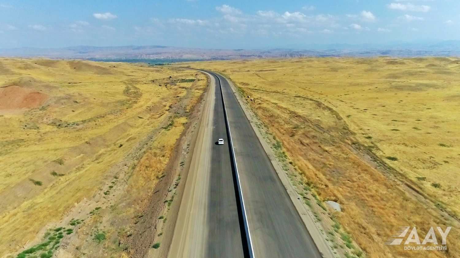 Заасфальтирован 20-километровый участок автодороги Шукюрбейли-Джабраил-Гадрут (ФОТО)