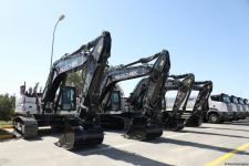 Закуплены новые машины и механизмы для дорожной инфраструктуры в Карабахе и Восточном Зангезуре (ФОТО)