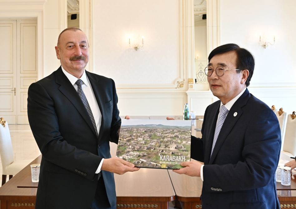 President Ilham Aliyev receives Special Representative of President of Republic of Korea (PHOTO)