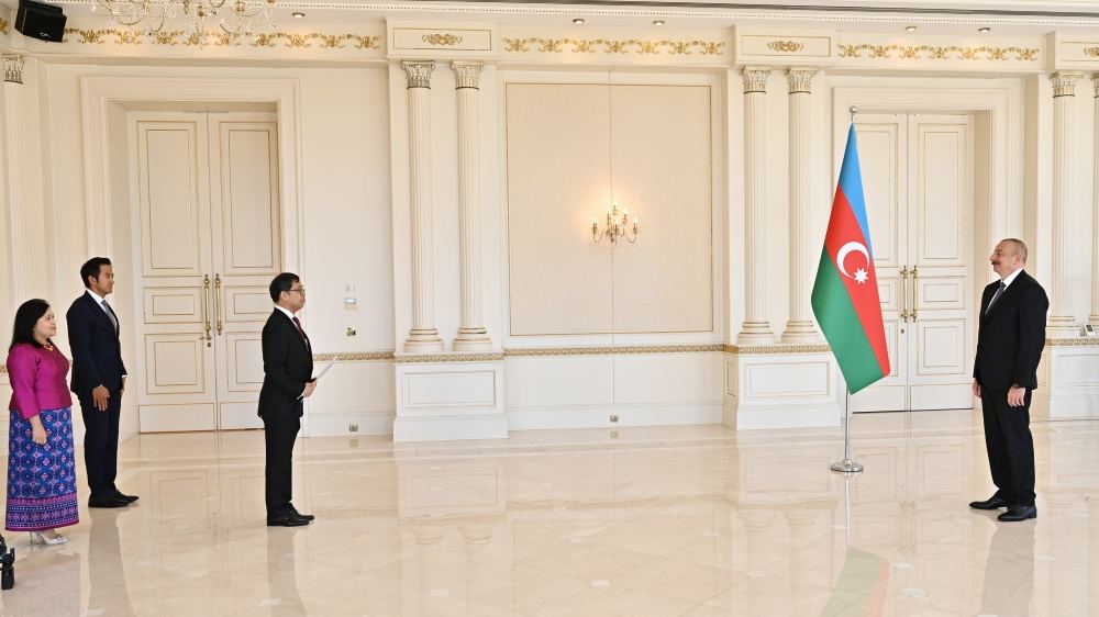 President Ilham Aliyev accepts credentials of incoming ambassador of Thailand (PHOTO)