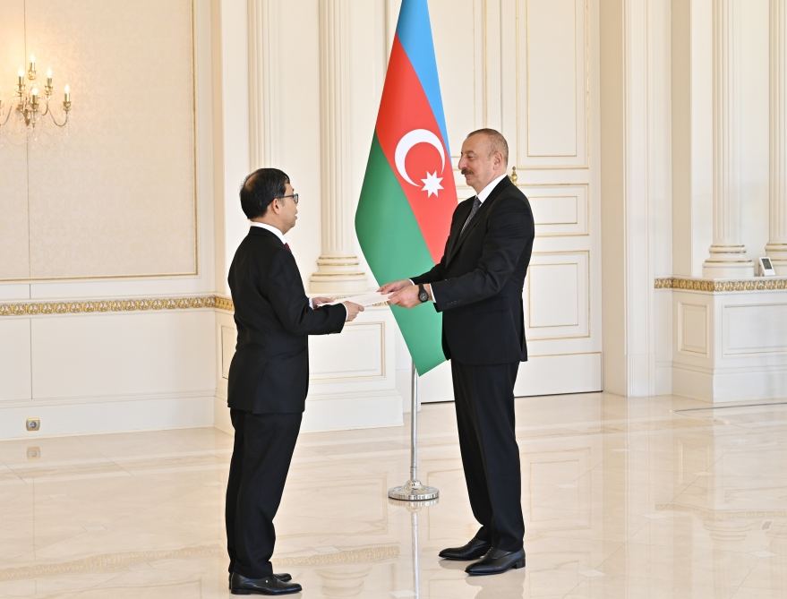 President Ilham Aliyev accepts credentials of incoming ambassador of Thailand (PHOTO)