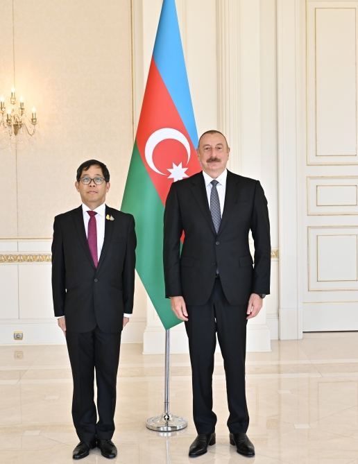 President Ilham Aliyev accepts credentials of incoming ambassador of Thailand (PHOTO)