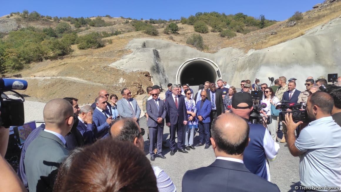 Reps of diplomatic corps inspect tunnel under construction on Ahmadbayli-Fuzuli-Shusha highway (PHOTO)