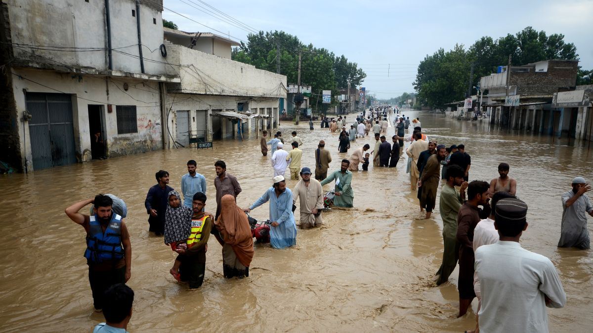 Pakistani PM meets with Turkish ministers to discuss flood disaster