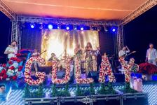 Концерт Гюлай Зейналлы "превратился" в цветочную оранжерею (ВИДЕО, ФОТО)