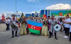 В Швейцарии выступление азербайджанцев признано главным событием Фестиваля национальных костюмов и танцев (ФОТО)