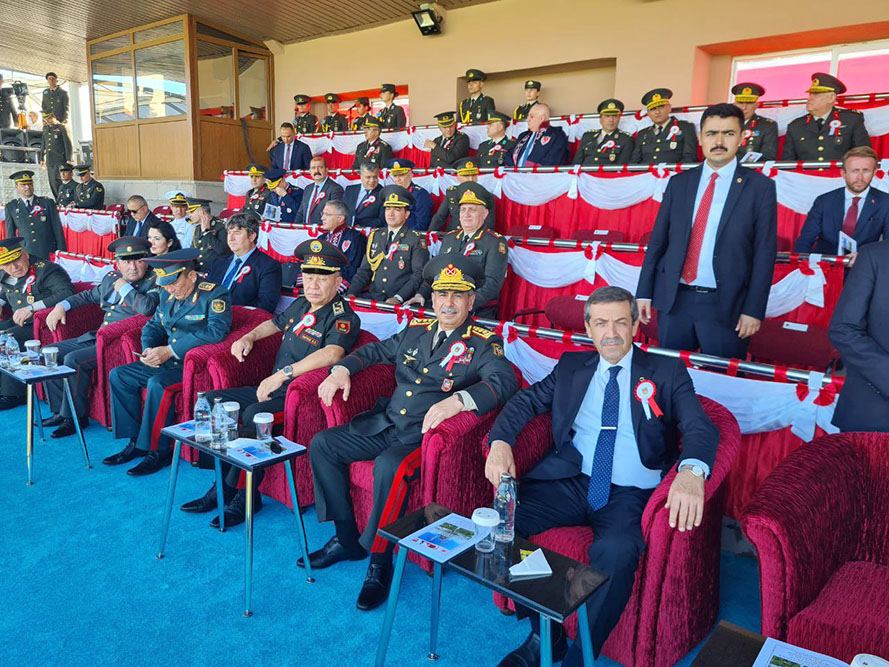 Azerbaijani minister of defense participates in graduation ceremony of Turkish military academy (PHOTO)