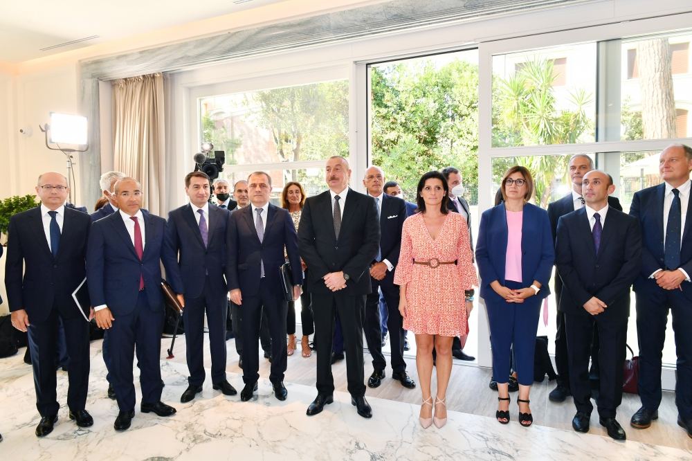 President Ilham Aliyev attends ceremony of exchanging documents signed due to establishment of Italian-Azerbaijani University in Rome (PHOTO/VIDEO)
