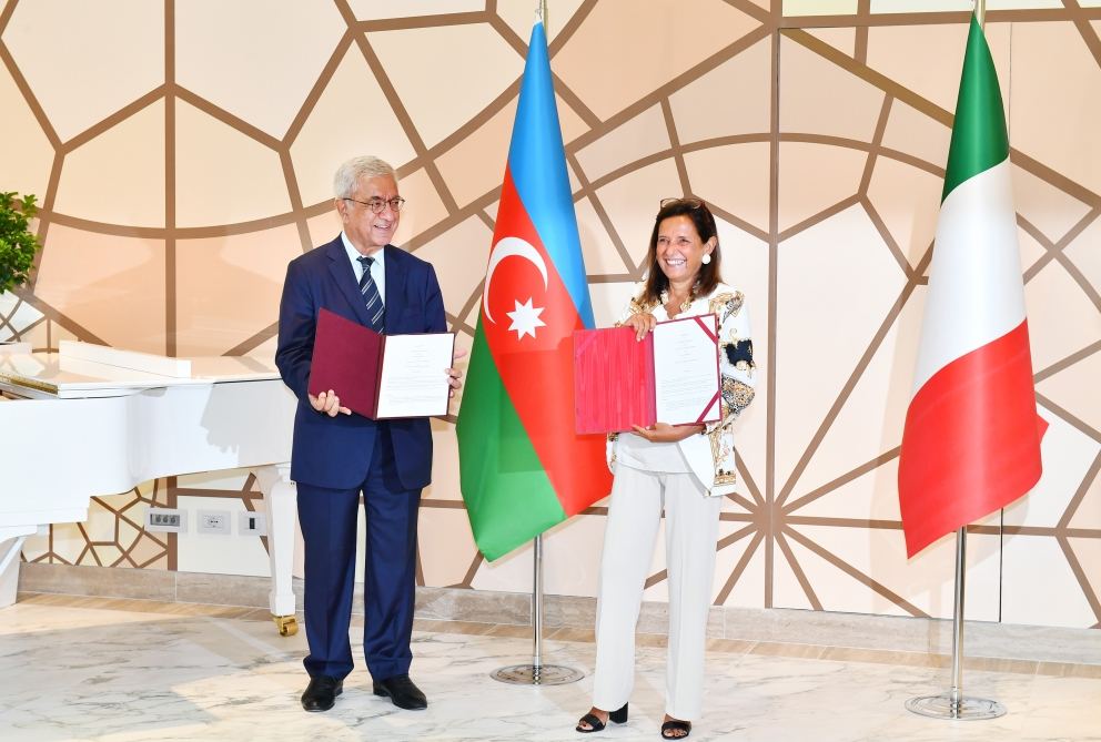 President Ilham Aliyev attends ceremony of exchanging documents signed due to establishment of Italian-Azerbaijani University in Rome (PHOTO/VIDEO)