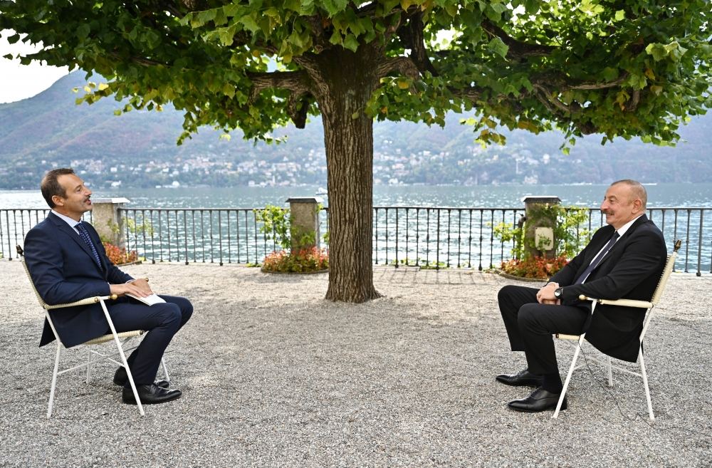 Президент Ильхам Алиев в городе Черноббио дал интервью итальянской газете İl Sole 24 Ore (ОБНОВЛЕНО) (ВИДЕО/ФОТО)