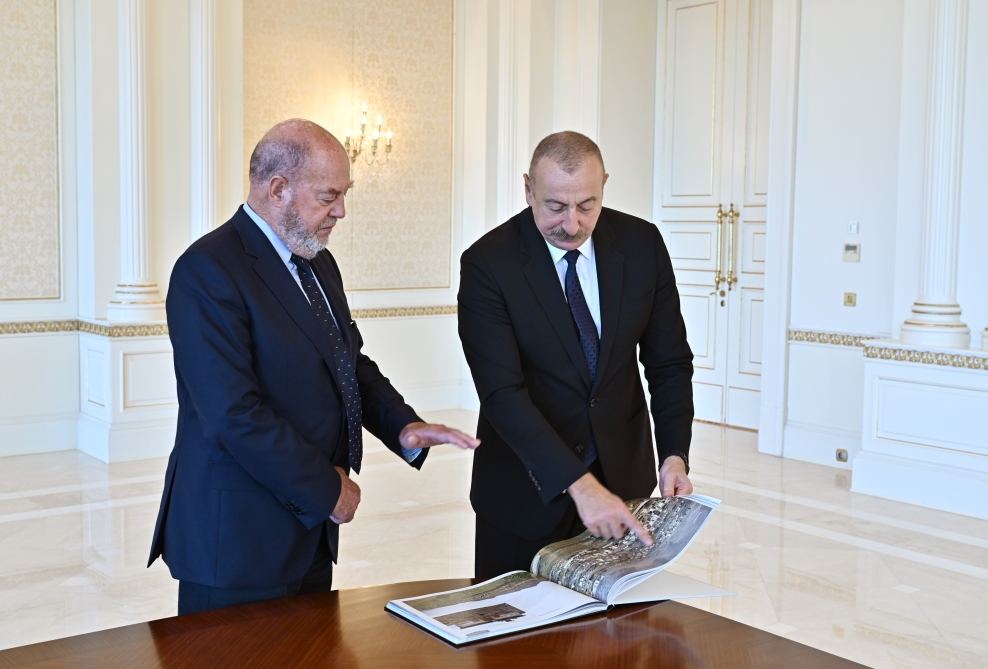 President Ilham Aliyev receives President of World Karate Federation Antonio Espinós (PHOTO)