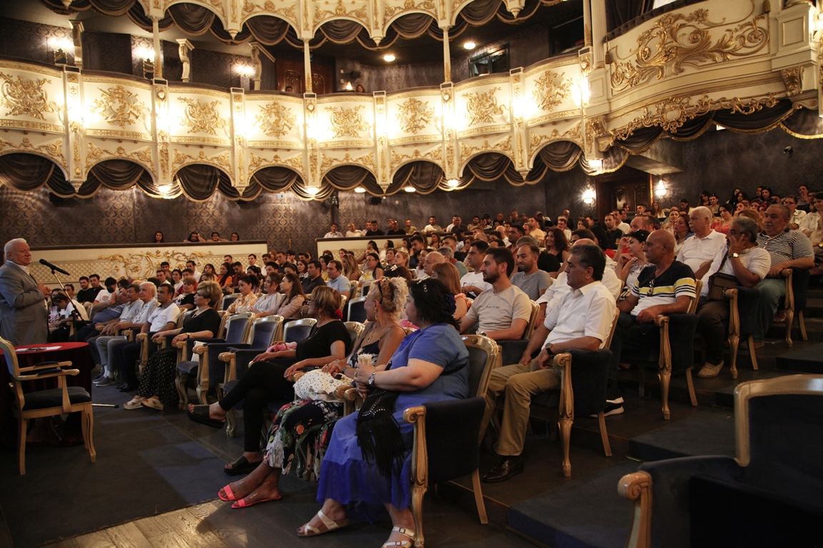 Азербайджанский музыкальный театр на пороге нового сезона (ФОТО)