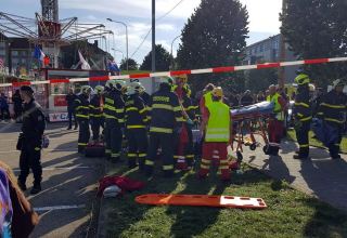 Карусель с детьми обрушилась в Чехии, пострадали 12 человек