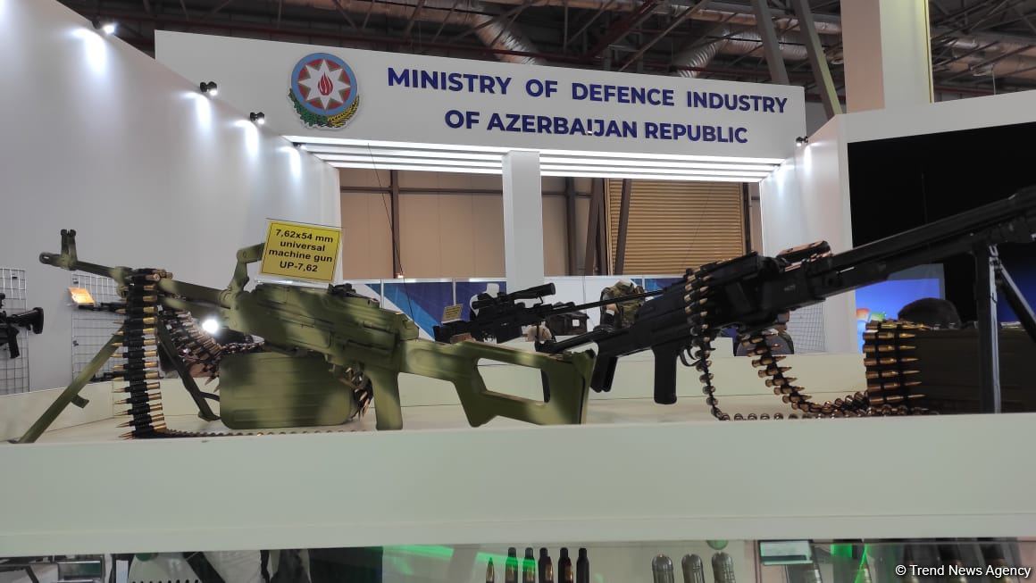 Azərbaycan "ADEX 2022"-də yerli istehsal olan pulemyotları təqdim edib (FOTO)